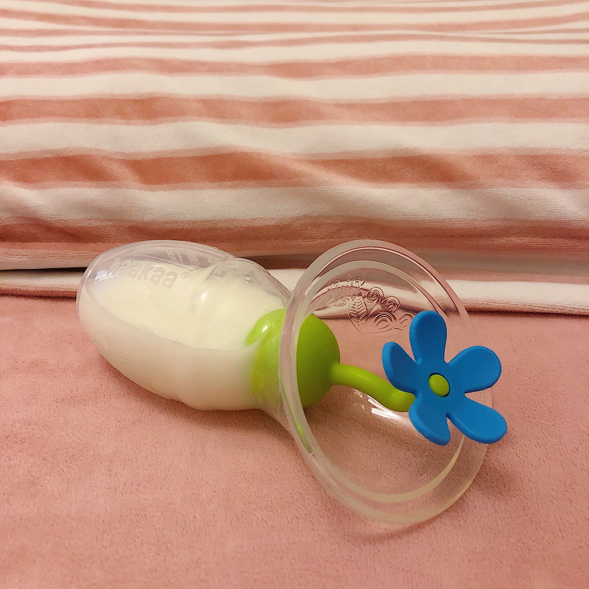 Generation 1 100ml Breast Pump & Flower Stopper Combo | Haakaa.
